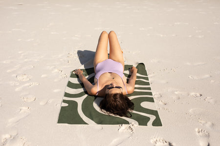 Eukalyptusgrün - Recyceltes, sandfreies Strandtuch