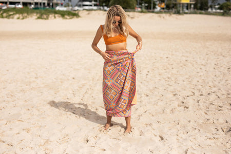 Rosy Tides – Recyceltes, sandfreies Strandtuch