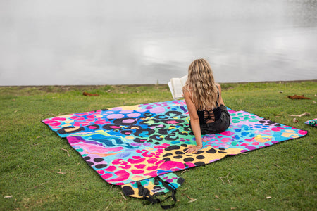 Kasey Rainbow – Recycelte Picknickdecke