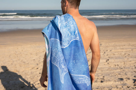 Unterwassermagie – recyceltes, sandfreies Strandtuch