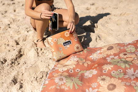 Kombination aus recycelter Picknickdecke und Handtuch