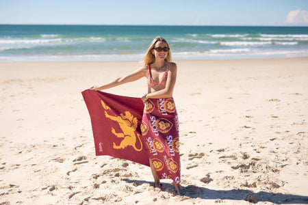 Magie sous-marine - Serviette de plage recyclée sans sable